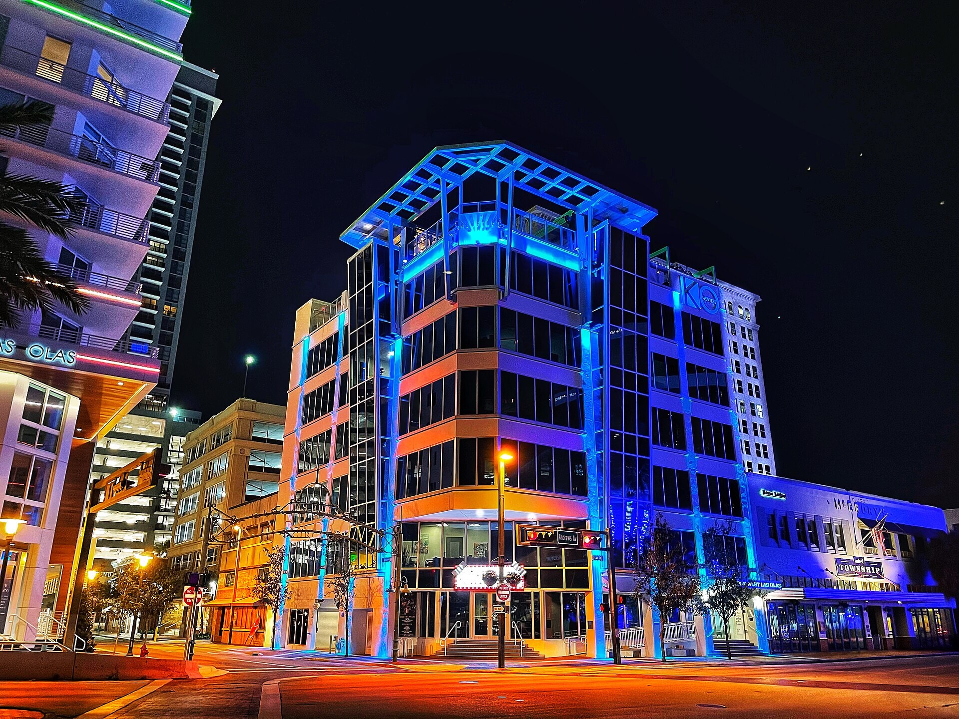 Fort Lauderdale architecture. Next to Riverwalk in Florida. Downtown. (Downtown Fort Lauderdale)