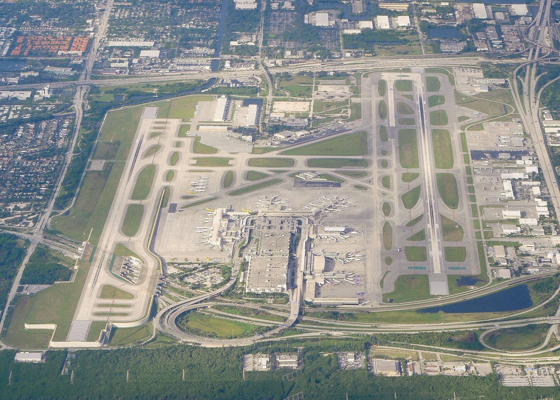 Fort Lauderdale airport guide to terminals and getting to the city