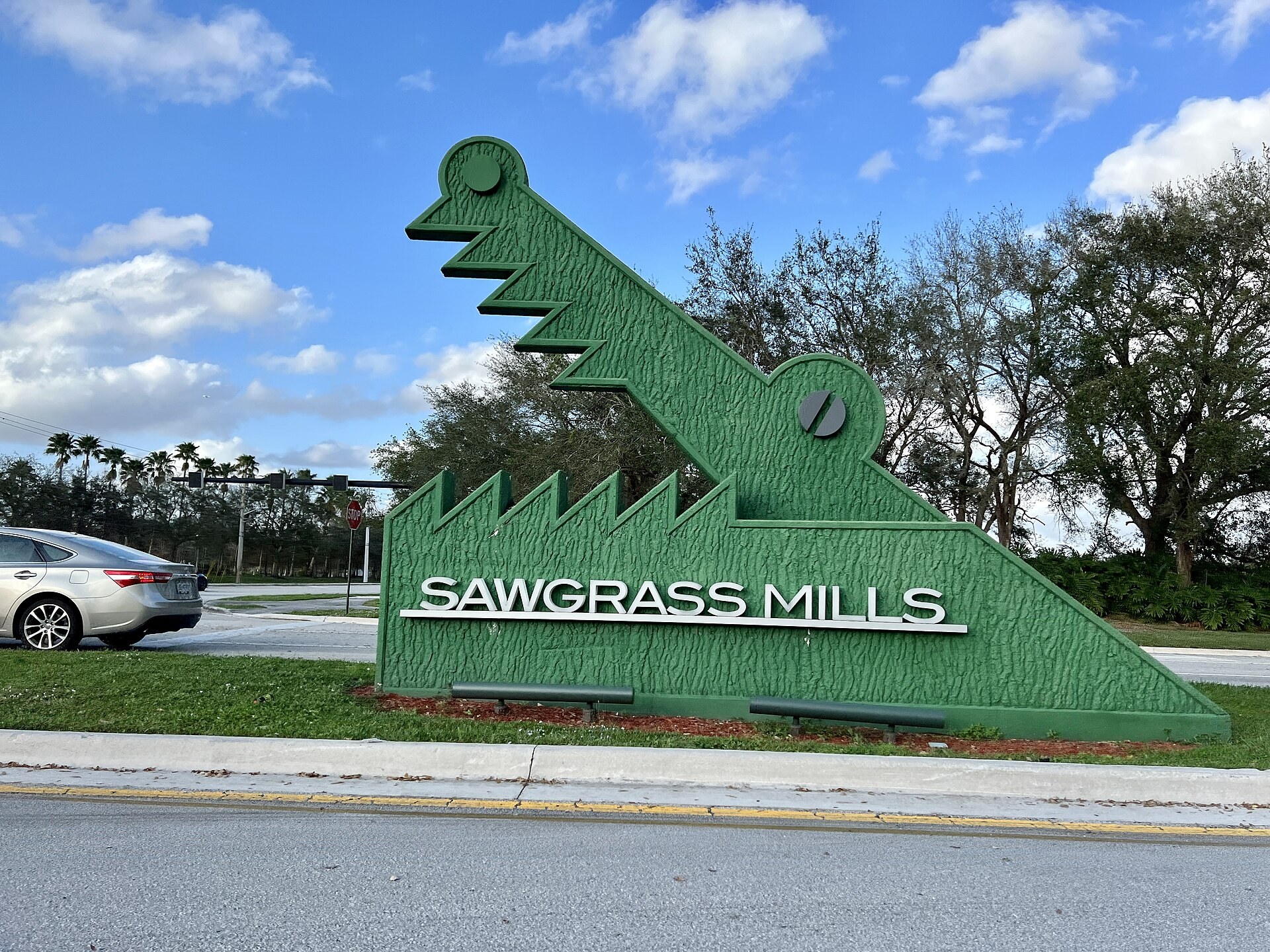 A Sawgrass Mills entrance sign at the Green Toad Road entrance to the mall complex, as seen on February 20, 2022. (Sawgrass Mills)