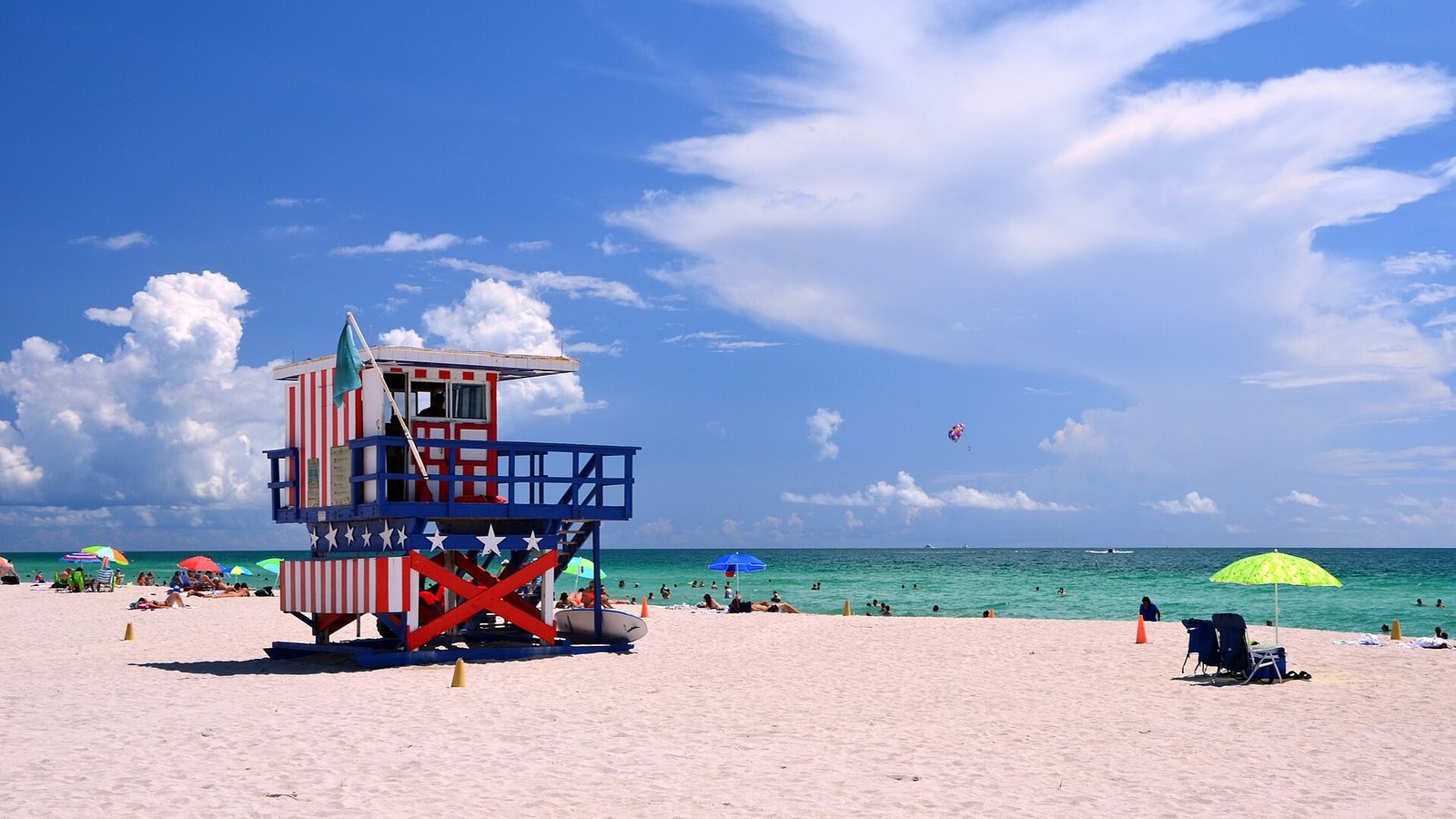 A lifeguards stand on South Beach, Miami Beach (Florida, USA). (Miami-Dade County, Florida)